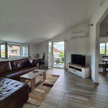 Cozy, Fully Equipped, Free Parking&Wifi, Quiet, 2Bd Apartment Podgorica Bagian luar foto