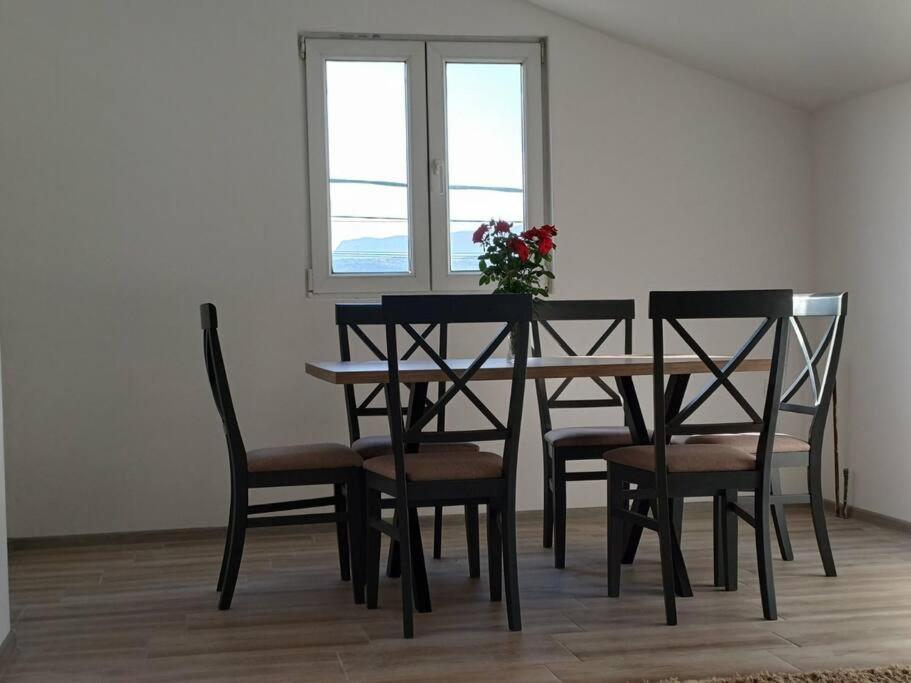 Cozy, Fully Equipped, Free Parking&Wifi, Quiet, 2Bd Apartment Podgorica Bagian luar foto
