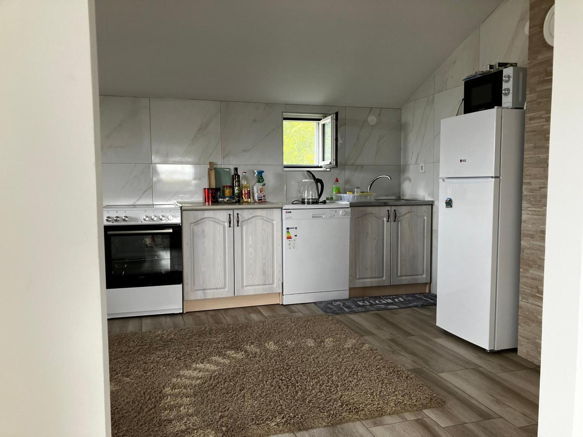 Cozy, Fully Equipped, Free Parking&Wifi, Quiet, 2Bd Apartment Podgorica Bagian luar foto