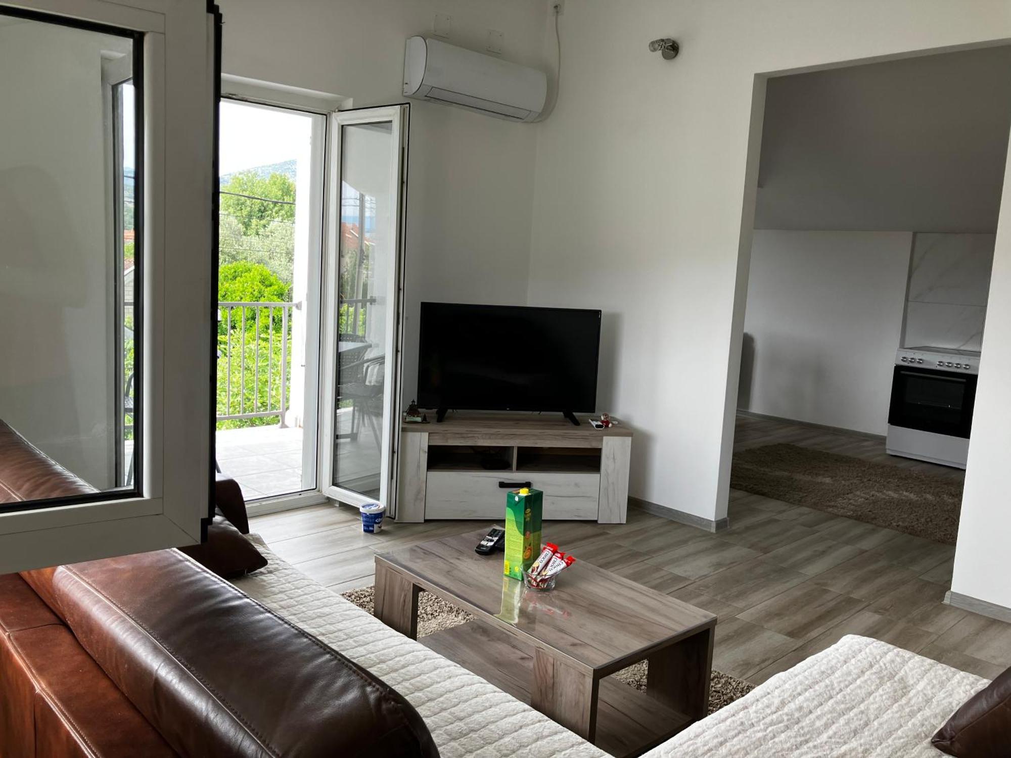 Cozy, Fully Equipped, Free Parking&Wifi, Quiet, 2Bd Apartment Podgorica Bagian luar foto