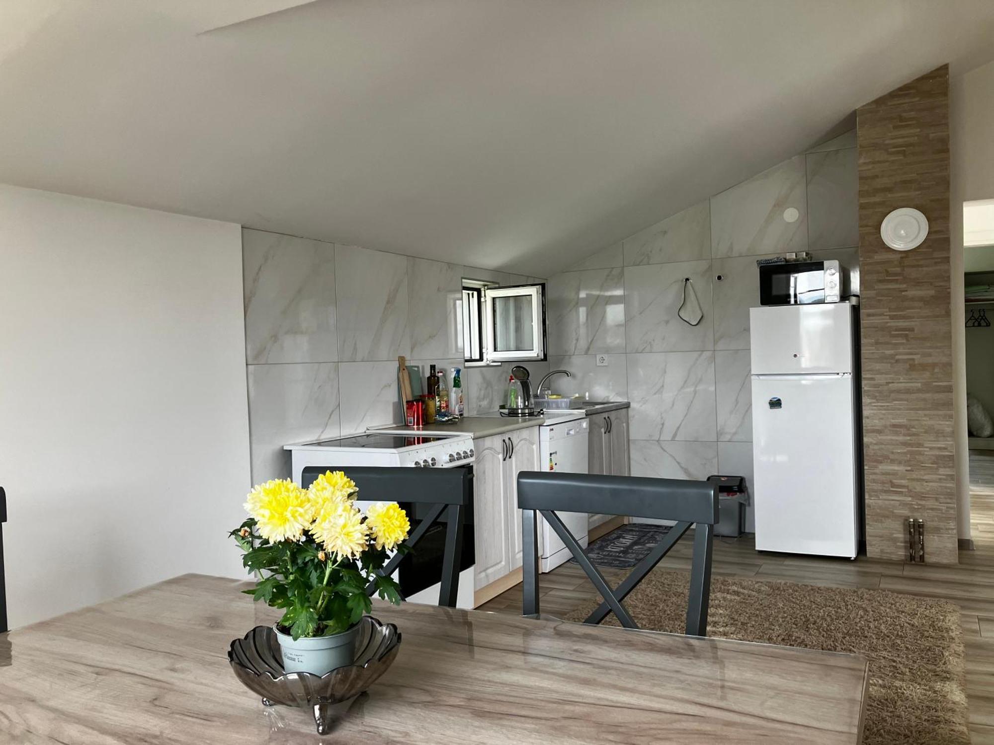 Cozy, Fully Equipped, Free Parking&Wifi, Quiet, 2Bd Apartment Podgorica Bagian luar foto