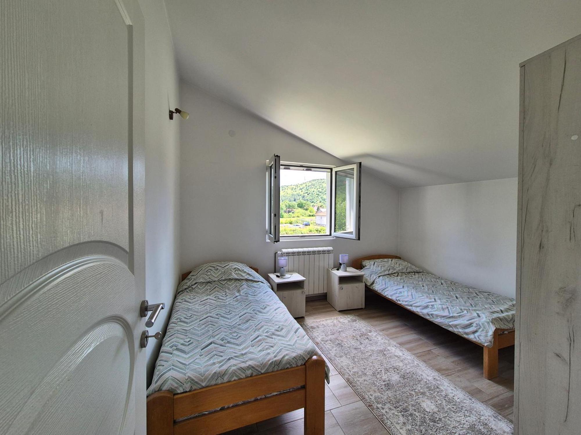 Cozy, Fully Equipped, Free Parking&Wifi, Quiet, 2Bd Apartment Podgorica Bagian luar foto