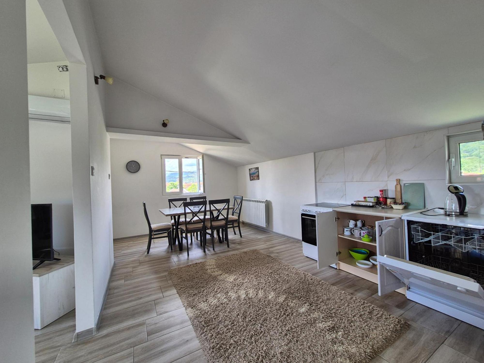 Cozy, Fully Equipped, Free Parking&Wifi, Quiet, 2Bd Apartment Podgorica Bagian luar foto